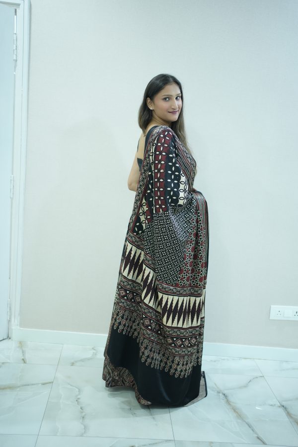 Black Lehnga Choli - Image 4