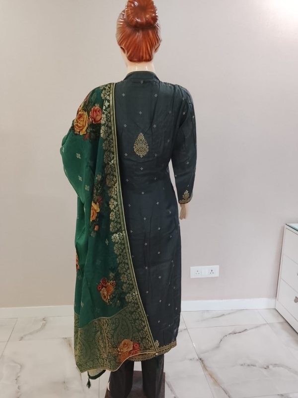 Grey Suit With Green Dupata - Image 2