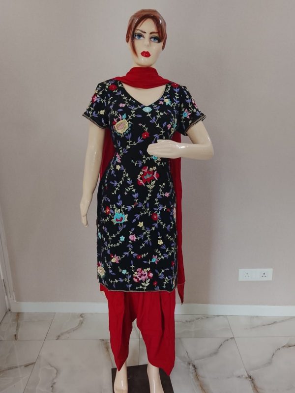 Black Suit With Red Salwar - Image 3